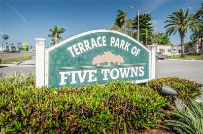 309 - 5969 Terrace Park Drive N, Condo with 2 bedrooms, 2 bathrooms and null parking in Saint Petersburg FL | Image 3