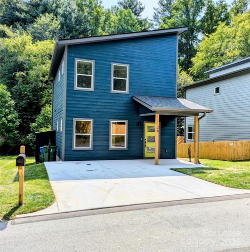 26 Cub Rd, Asheville, NC, 28806-1809 | Card Image