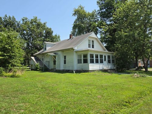1204 N Dawley St, Salem, IL, 62881-4044 | Card Image