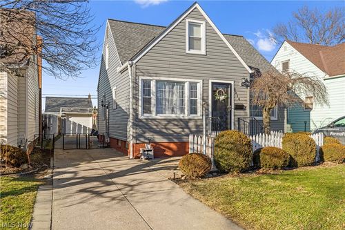 8014 Lanyard Dr, Parma, OH, 44129-4451 | Card Image