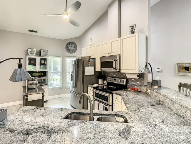 8620 Thimbleberry Lane, House other with 3 bedrooms, 3 bathrooms and null parking in Tampa FL | Image 15