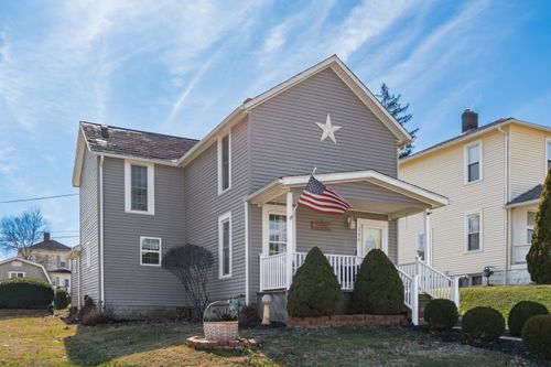 136 Hull St, Crooksville, OH, 43731-1142 | Card Image