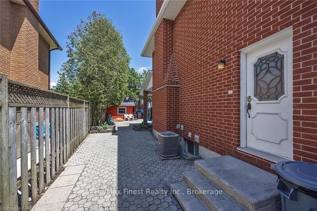 862 Old Colony Rd, House other with 4 bedrooms, 4 bathrooms and 6 parking in Kingston ON | Image 39