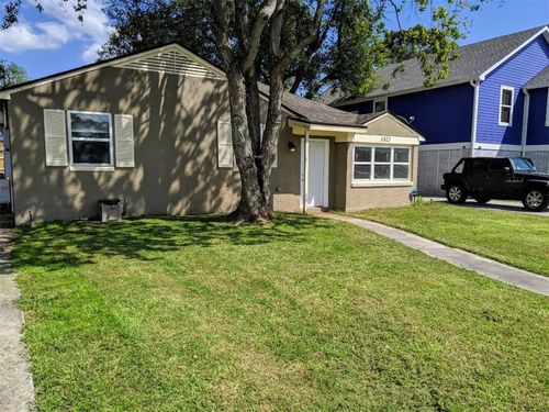 5823 Marigny St, New Orleans, LA, 70122-5348 | Card Image