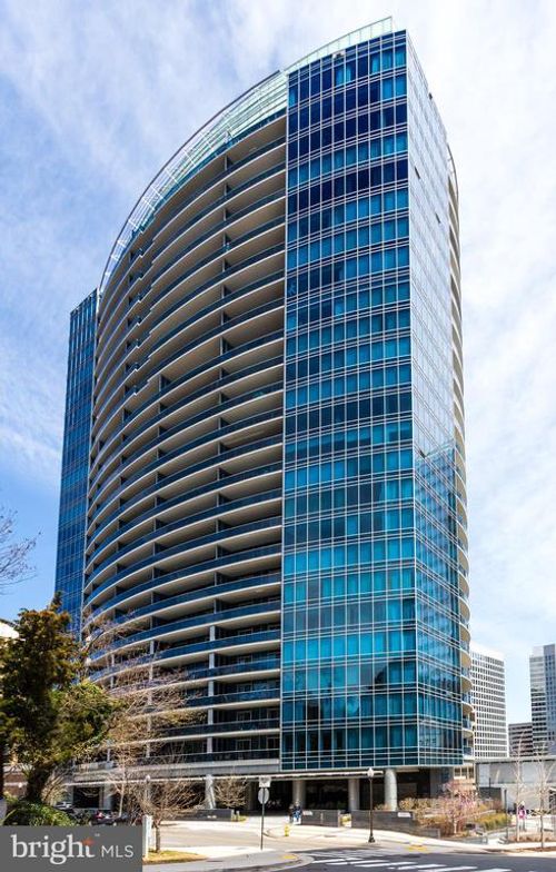 201-1881 N Nash St, ARLINGTON, VA, 22209-1562 | Card Image