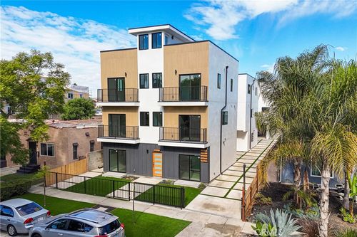 2-5209 W 20th St, Los Angeles, CA, 90016-1303 | Card Image