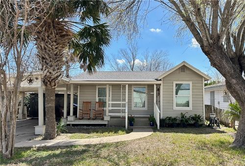 1021 E B Ave, Kingsville, TX, 78363-4005 | Card Image