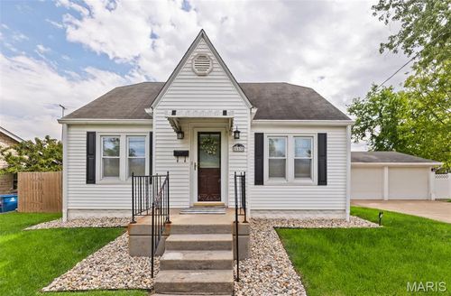 653 Elfgen Street, Alton, IL, 62002 | Card Image