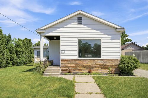 110 E Summit St, Greenville, MI, 48838-1245 | Card Image