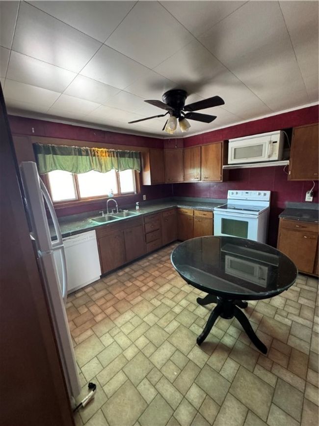 108 Franklin Ave, House other with 2 bedrooms, 2 bathrooms and null parking in Bobtown PA | Image 15