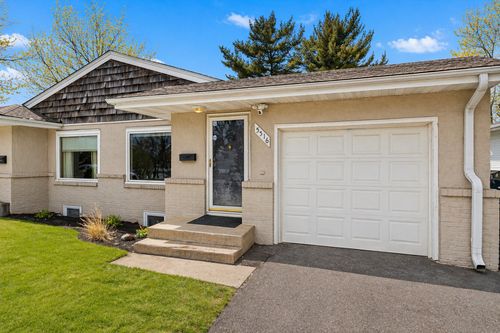5516 France Ave S, Edina, MN, 55410-2358 | Card Image