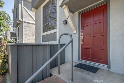 unit-11-18100 Burbank Blvd, Tarzana, CA, 91356-2525 | Card Image