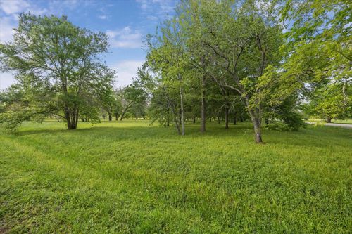 Lot 7 TBD Wagon Rd, Wallis, TX, 77485 | Card Image