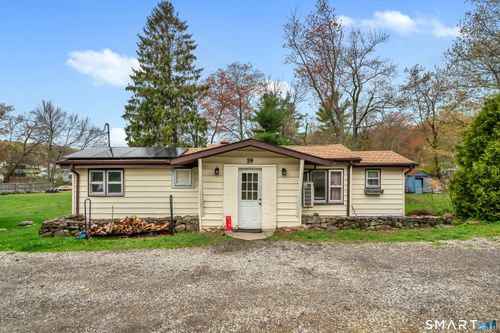 19 Club Ln, Terryville, CT, 06786-7204 | Card Image
