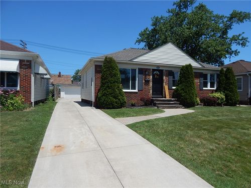6012 Sunderland Dr, Parma, OH, 44129-4626 | Card Image