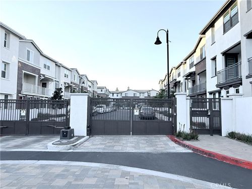 6996 Crimson Dr, Buena Park, CA, 90621-1175 | Card Image