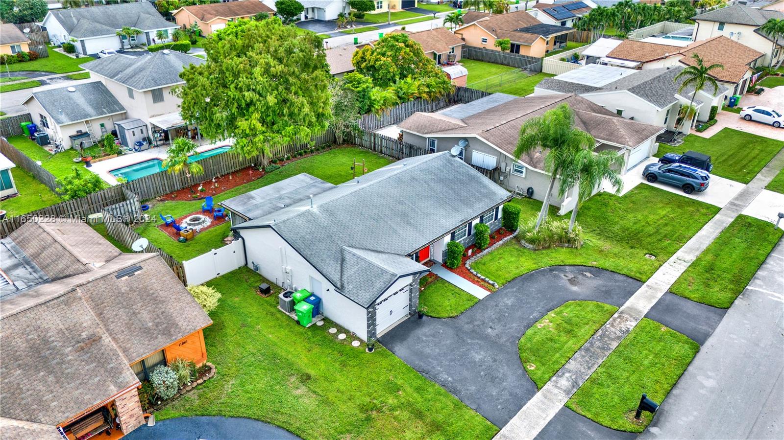 39th Pl, Sunrise, FL 33323