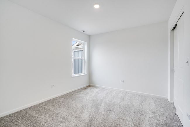 464 Carpathian Dr, Townhouse with 3 bedrooms, 3 bathrooms and 2 parking in Crystal Lake IL | Image 24
