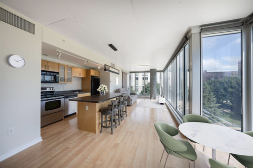 unit-305-8151 33rd Ave S, Bloomington, MN, 55425-4521 | Card Image