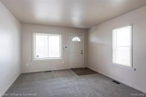 7284 Orchard Ave, Warren, MI, 48091-4951 | Card Image