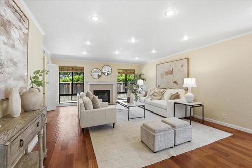 22920 Stonebridge, Cupertino, CA, 95014 | Card Image