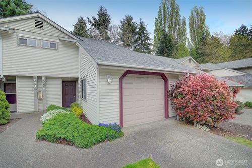 b3-10248 Ne 138th Pl, Kirkland, WA, 98034-5245 | Card Image