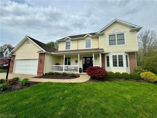 10520 Carrousel Woods Dr, New Middletown, OH, 44442-7735 | Card Image