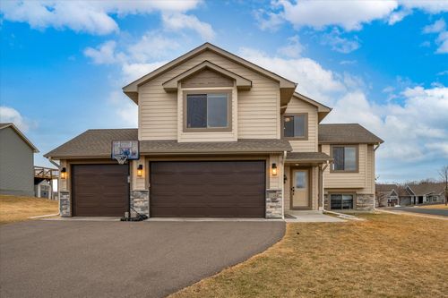 31484 Marvin Ave, Lindstrom, MN, 55045-8445 | Card Image