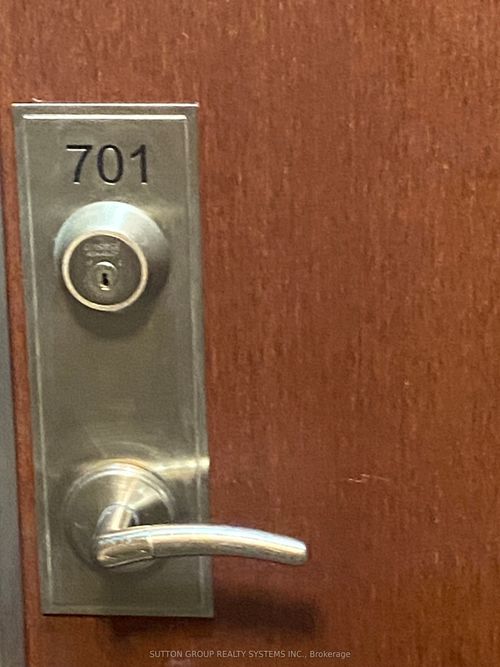 701-360 Ridelle Avenue, North York, ON, M6B1K1 | Card Image