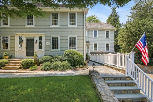 216 Hillspoint Rd, Westport, CT, 06880-6617 | Card Image