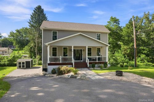 15 Rock Cut Ln, Pleasant Valley, NY, 12569-7729 | Card Image