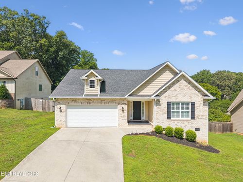 809 Mackenzie Dr, Maryville, TN, 37804-4946 | Card Image