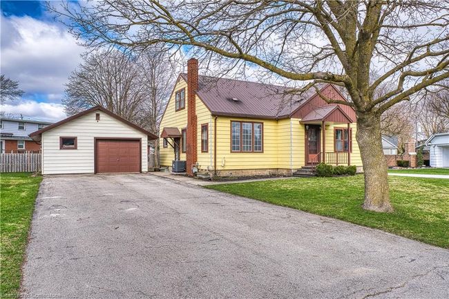 11 Churchill Dr, House other with 2 bedrooms, 1 bathrooms and 7 parking in Listowel ON | Image 4