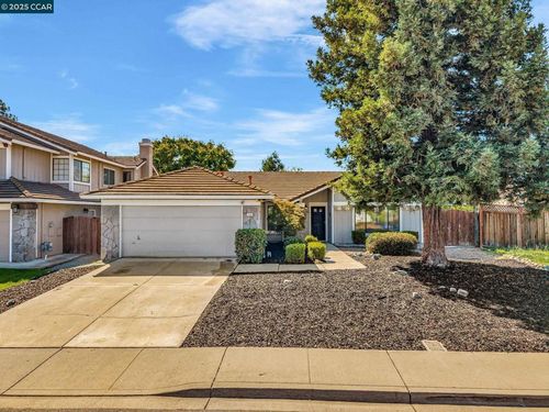 2404 Whitetail Dr, Antioch, CA, 94531-7740 | Card Image
