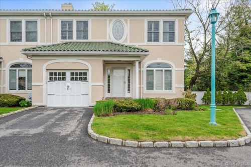6 Villa Promenade, Bay Shore, NY, 11706-8437 | Card Image
