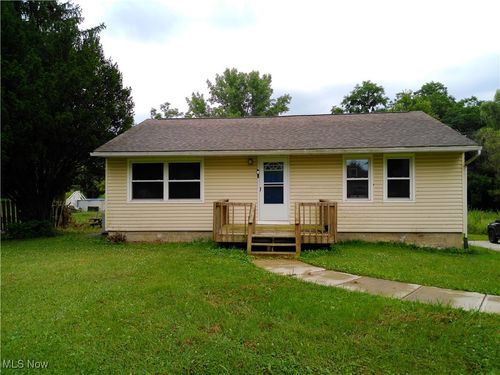 5476 Chippewa Rd, Medina, OH, 44215-8804 | Card Image