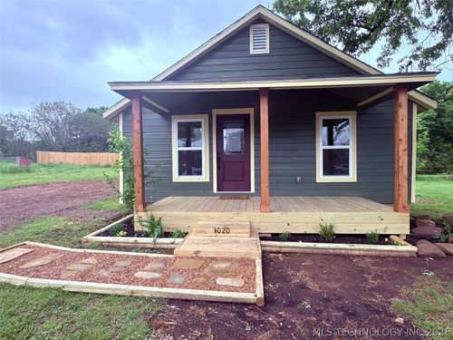 1020 W Creek Ave, Checotah, OK, 74426-1226 | Card Image