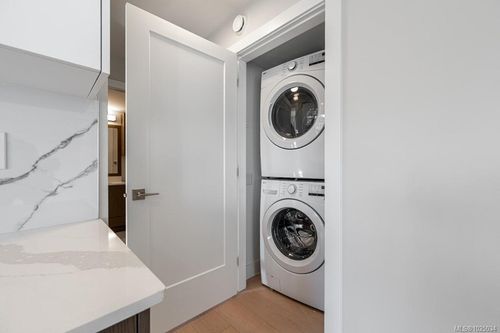 320-171 Jensen Ave W, Parksville, BC, V9P1K3 | Card Image