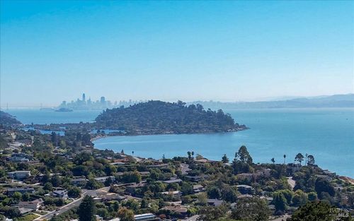 26 Redding Court, Tiburon, CA, 94920 | Card Image