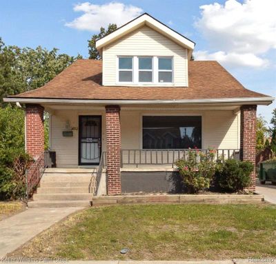 3652 Buckingham Front View w/ Covered Porch | Image 1