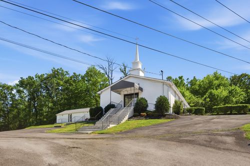 9495 Crockett Rd, Brentwood, TN, 37027-8402 | Card Image