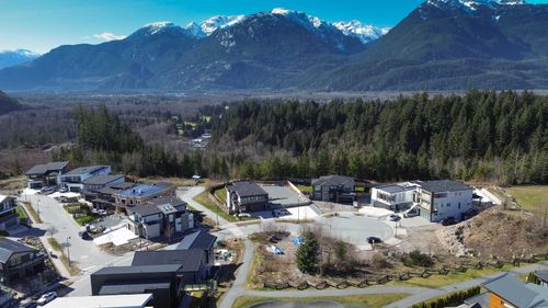 2917 Snowberry Pl, Squamish, BC, V8B1B3 | Card Image