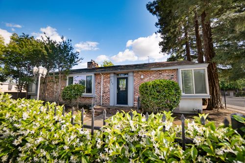 717 W Center Ave, Visalia, CA, 93291-6015 | Card Image