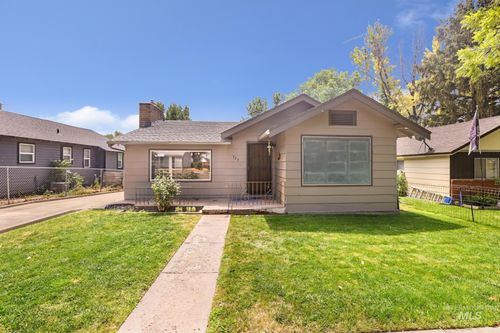 325 E Avenue D, Jerome, ID, 83338-3125 | Card Image