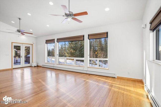 14 Living Room | Image 15