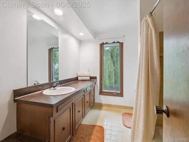 33-4677-Rolling-Ridge-Rd-West-Bloomfield-Township-MI-48323-WindowStill-43.jpg | Image 27
