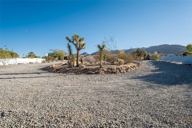 60468 Latham Trl, House other with 3 bedrooms, 2 bathrooms and 2 parking in Joshua Tree CA | Image 43