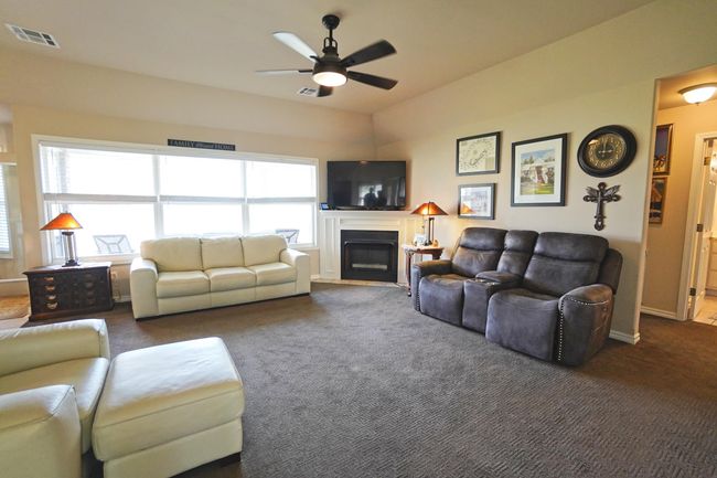 Living Room | Image 10