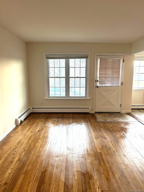 8-8 Colonial Rd, Beacon, NY, 12508-1732 | Card Image