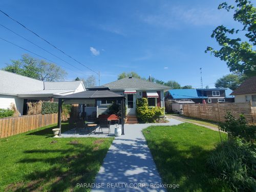 4198 Erie Rd, Crystal Beach, ON, L0S1B0 | Card Image